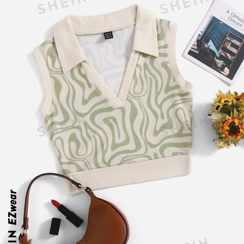 SHEIN EZwear Allover Print
Tank Crop Top